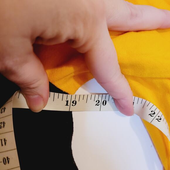 Jolly Roger raglan sleeve black and gold tshirt - Picture 6 of 6